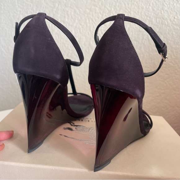 Burberry plum suede t-strap ombré wedges - Picture 5 of 12